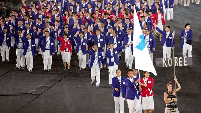 Nos Jogos Olímpicos de 2000 e 2004 (foto), equipes das Coreias do Sul e do Norte marcharam juntas