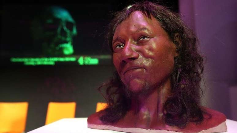 A cor escura da pele protegia o "homem de Cheddar" aos efeitos nocivos do sol. | Foto: PA