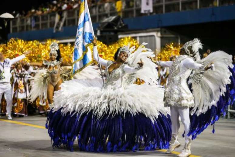 Águia de Ouro desfila às 2h no Sambódromo do Anhembi