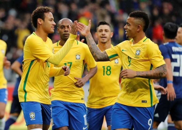 Neymar e Gabriel Jesus comemoram gol durante amistoso contra o Jap&atilde;o em novembro do ano passado
10/11/2017
REUTERS/Yves Herman