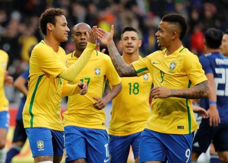Neymar e Gabriel Jesus comemoram gol durante amistoso contra o Japão em novembro do ano passado
10/11/2017
REUTERS/Yves Herman