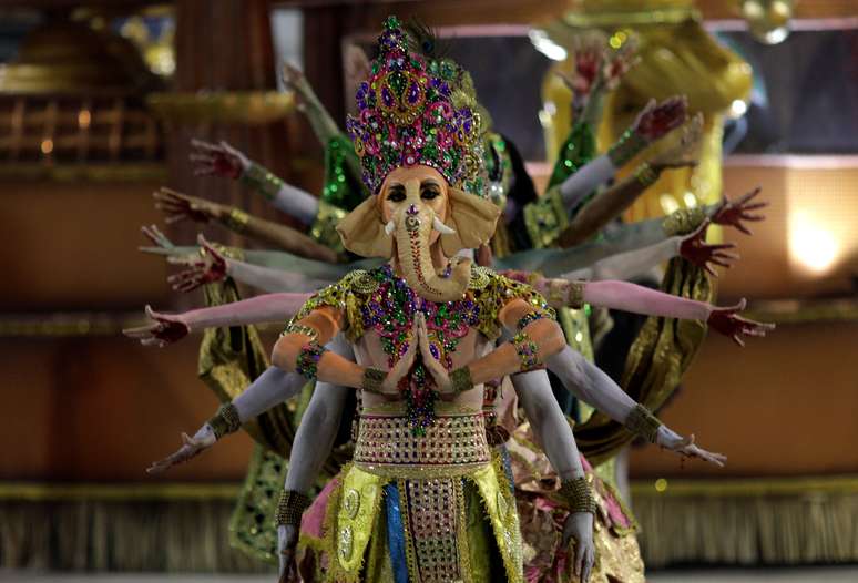 Mocidade exaltou a cultura da Índia, no encerramento da primeira noite de desfiles