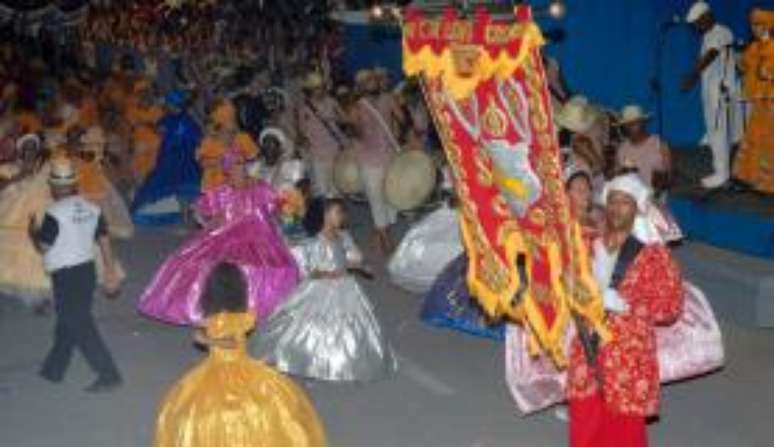 O maracatu é um ritmo tradicional do Nordeste do país