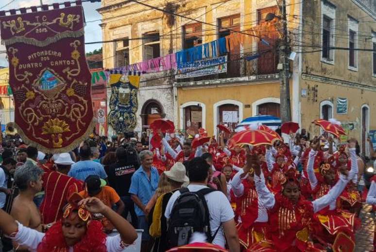 Carnaval de Olinda reúne foliões nas ruas da cidade