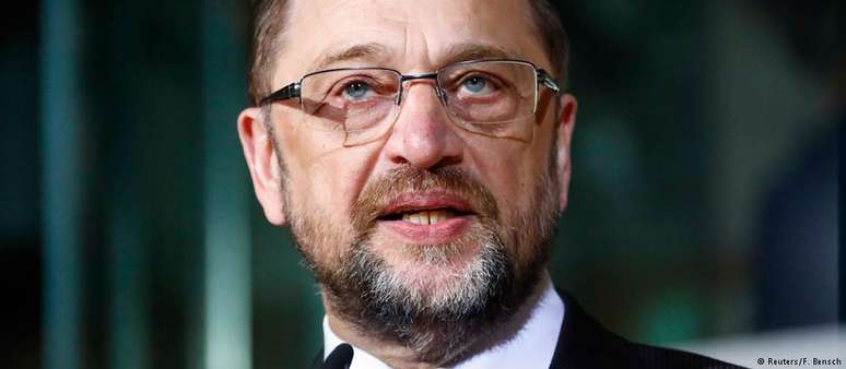 Schulz anuncia que sua renúncia tem efeito imediato