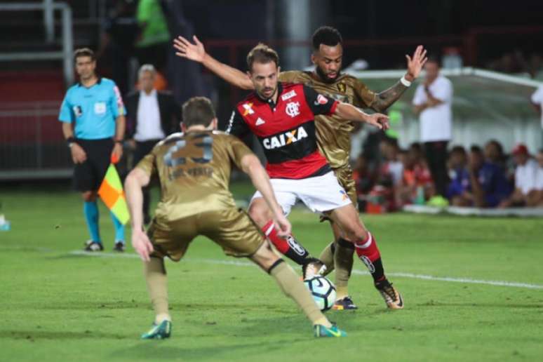 'Acho que, se todos se ajudarem, tem tudo para dar certo', diz Everton Ribeiro (Foto: Gilvan de Souza / Flamengo)