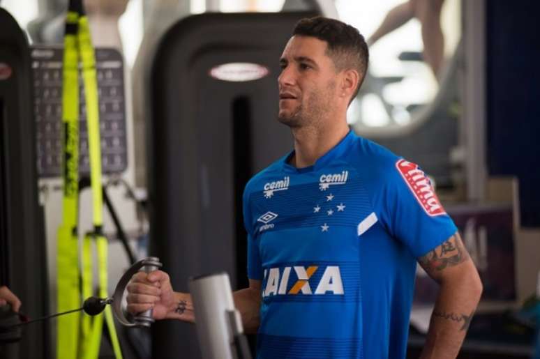 Thiago Neves deve voltar a treinar com elenco nesta quarta-feira (Foto: Bruno Haddad/Cruzeiro)