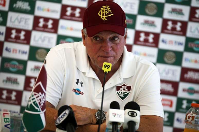 Abel Braga em coletiva no CT Pedro Antonio (Foto: Lucas Merçon/Fluminense F.C.)