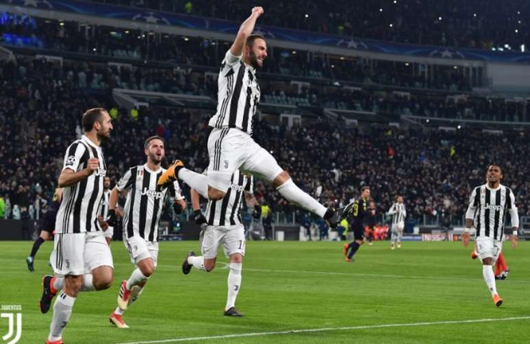 Higuaín marcou duas vezes contra os Spurs (Foto: Divulgação / Juventus)