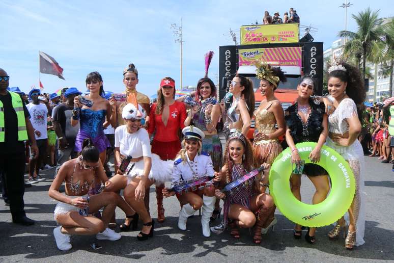 Famosas usam looks ousados no Carnaval deste ano