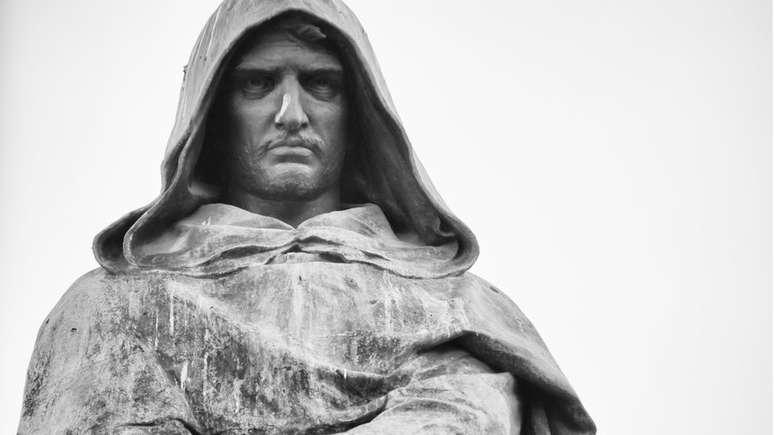 O lugar em que Bruno foi queimado pela Inquisição, em Roma, tem hoje uma estátua em sua homenagem