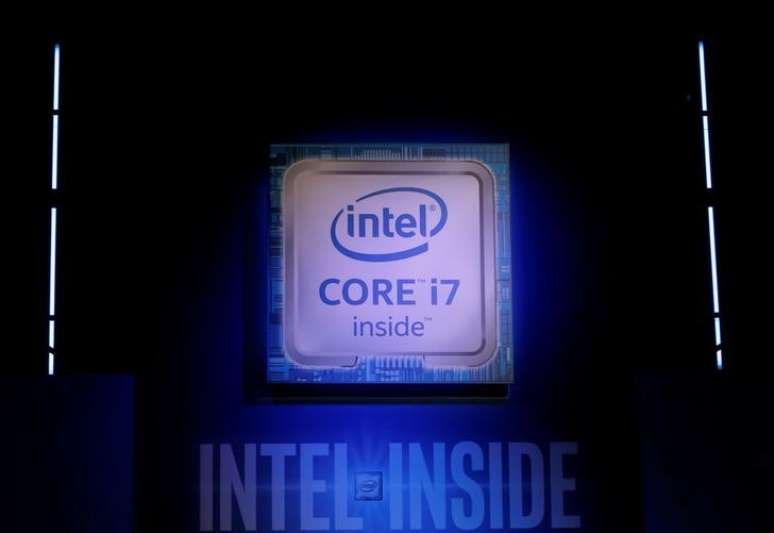 Logo da Intel durante evento em Chiba, Japão
15/09/2016 REUTERS/Kim Kyung-Hoon