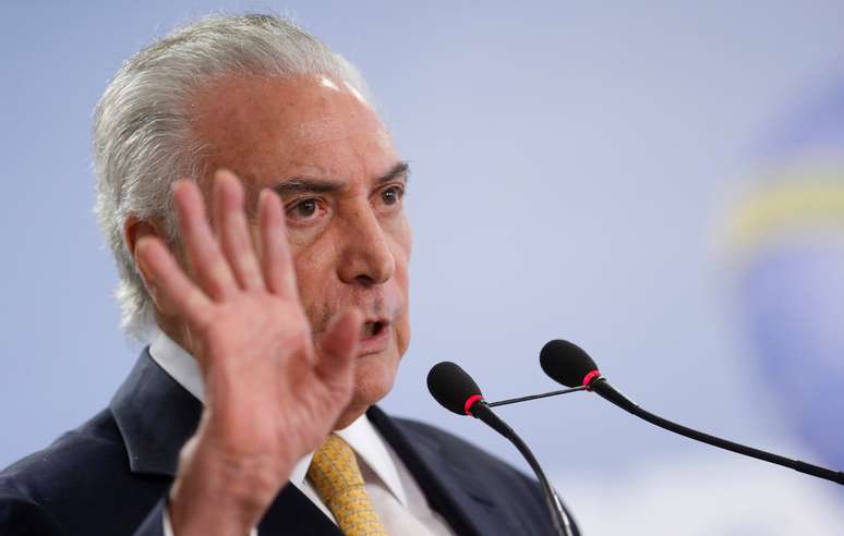 Presidente Michel Temer discursa durante cerimônia de assinatura do decreto de intervenção federal na segurança pública do Rio de Janeiro
16/02/2018
REUTERS/Adriano Machado
