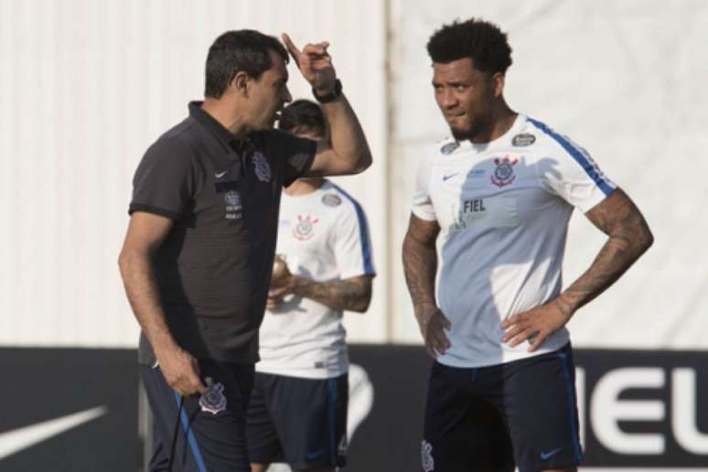 Carille e Kazim em treino do Timão