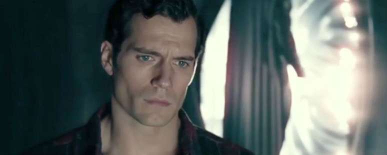 Chamada "O Retorno de Superman", a sequência deletada traz Henry Cavill  como Clark Kent voltando à nave kryptoniana após ser ressuscitado. 