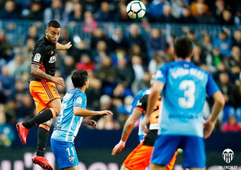 Málaga abre o placar mas é derrotado de virada para o Valencia no final do segundo tempo (Foto: Divulgação Valencia)