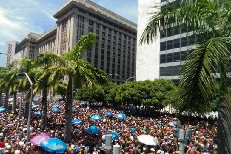Monobloco deve arrastar milhares de foliões no encerramento do Carnaval carioca)
