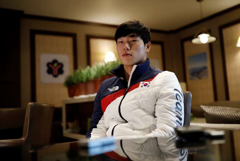 Medalhista de ouro Yun Sung-bin, apelidado Homem de Ferro, durante entrevista em Pyeongchang. 18/02/2018. REUTERS/Kim Hong-Ji