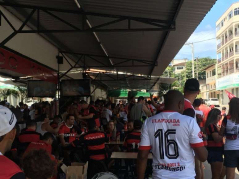 Embaixadas do Flamengo fizeram a festa antes da partida em Cariacica