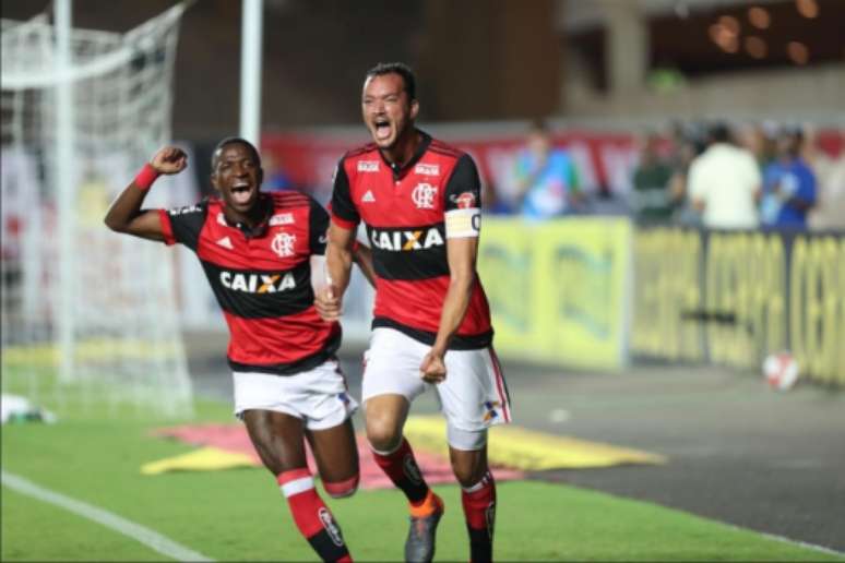Réver sai para comemorar gol contra de Kadu Fernandes na decisão (Foto: Gilvan de Souza/Flamengo)