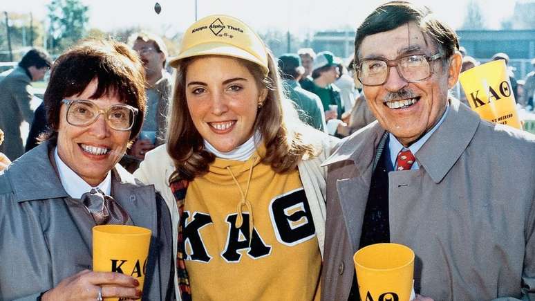 O casal em 1983 junto a sua filha menor, Nina | Foto: Helen Free