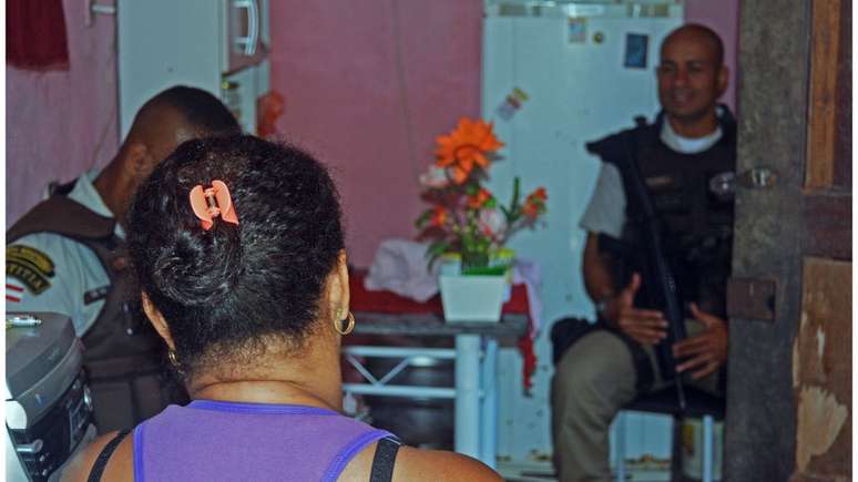 Policiais da Bahia fazem visitas surpresa a mulheres que recorreram à Justiça para manter agressores à distância | Foto: Victor Uchôa