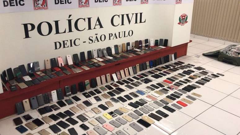 Delegado do Deic diz que brasileiros viajam ao Paraguai para comprar aparelho que desbloqueia celular roubado | Divulgação/Deic