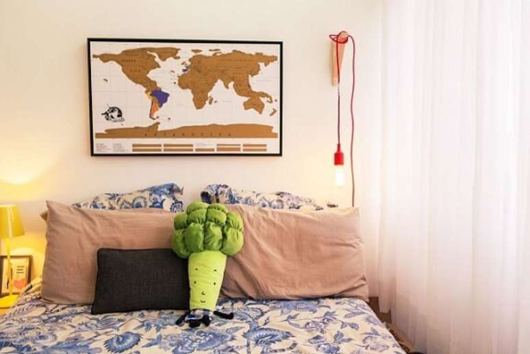 61. Aqui vemos uma almofada divertida de br&oacute;colis. Projeto de Casa Aberta