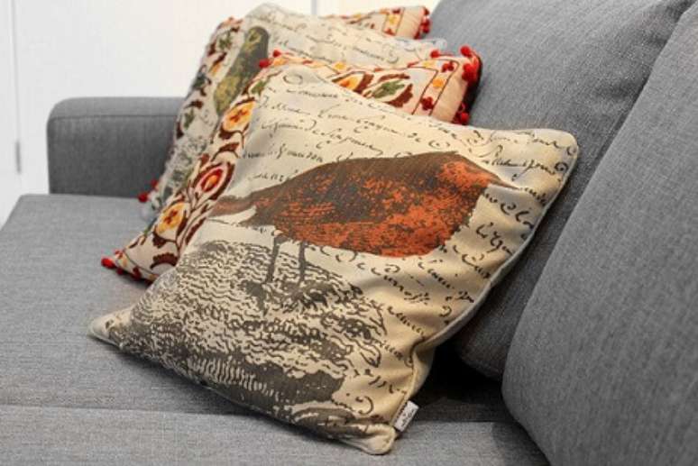 38. As estampas com temas da natureza, como aves e flores, tamb&eacute;m s&atilde;o uma tend&ecirc;ncia. Projeto de Zark Studio