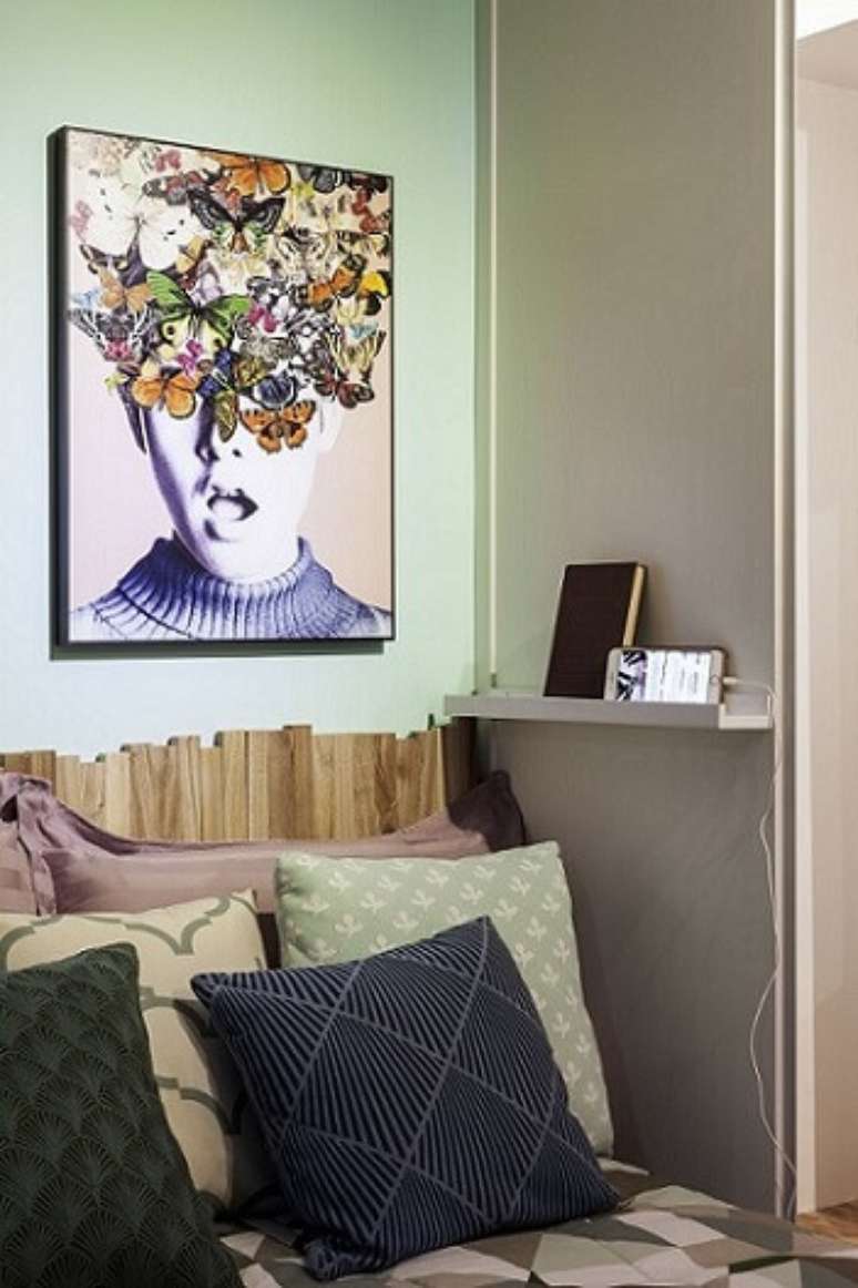 52. Este quarto moderno ficou ainda mais bonito com as almofadas de estampas variadas misturadas. Projeto de Decoradoria Decora&ccedil;&atilde;o Online