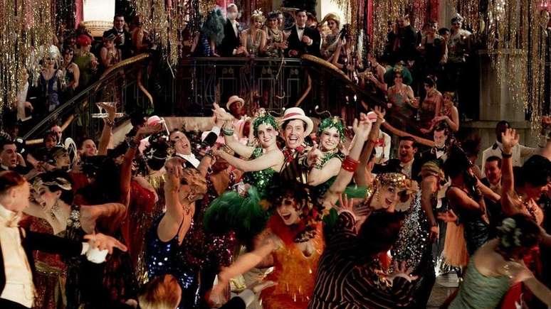 A obra O Grande Gatsby, de F Scott Fitzgerald, imortalizou a era - inclusive com uma mulher esportista no estilo Lenglen, atrav&eacute;s da personagem Jordan Baker | Foto: Warner Bros