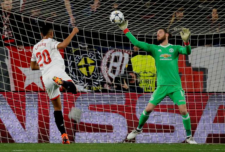 De Gea faz defesa em chute de Muriel
 21/2/2018    REUTERS/Jon Nazca     