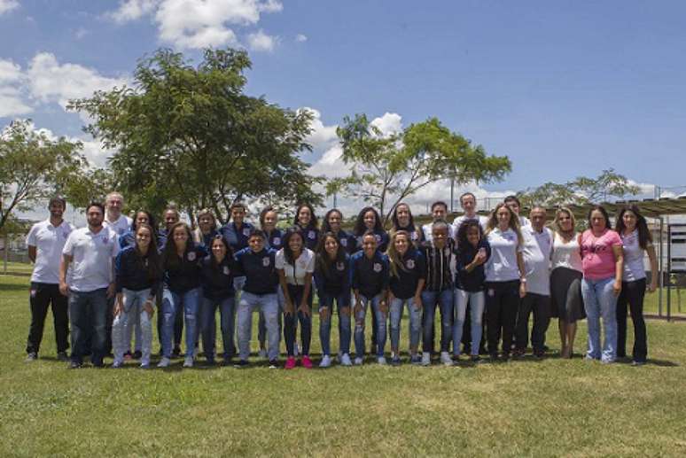 Equipe feminina foi apresentada nesta quarta-feira (foto: Daniel Augusto Jr)