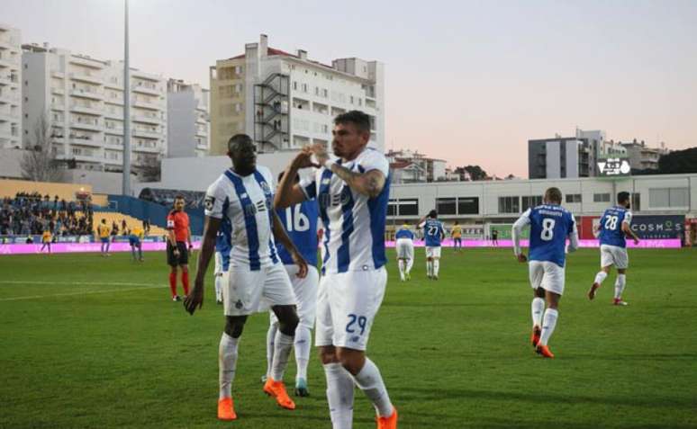 Tiquinho Soares fez dois gols (Foto: Reprodução / Twitter)