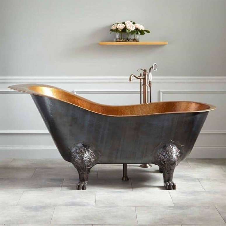 18. Esse tipo de banheira vitoriana pode ser o ponto alto na decoração de qualquer banheiro.