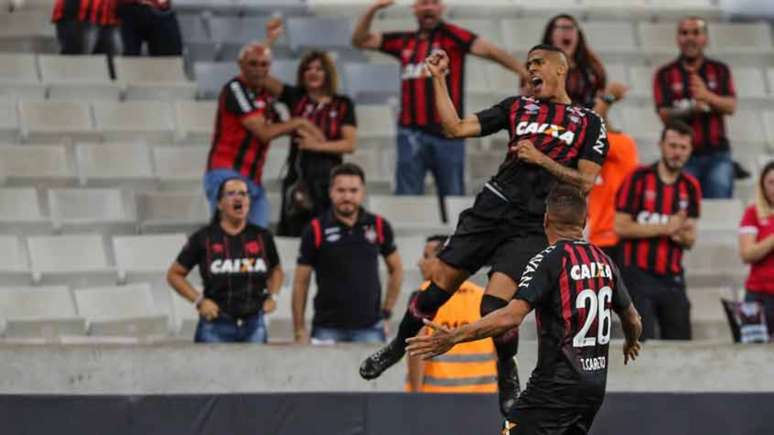 Bergson marcou seu primeiro gol com a camisa atleticana. (Geraldo Bubniak/AGB)