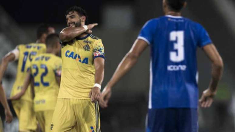 Ceifou: Henrique Dourado marcou de pênalti contra o Madureira (Foto: Jorge Rodrigues/Eleven)
