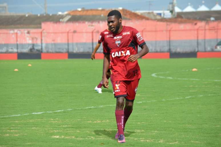 Chiquinho está fora dos planos do Atlético-GO. Foto: Divulgação