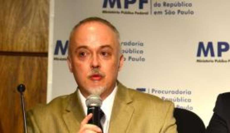 “Privatizações  não  necessariamente  levam  ao  fim da corrupção”, afirma o procurador Carlos Fernando Santos  Lima     