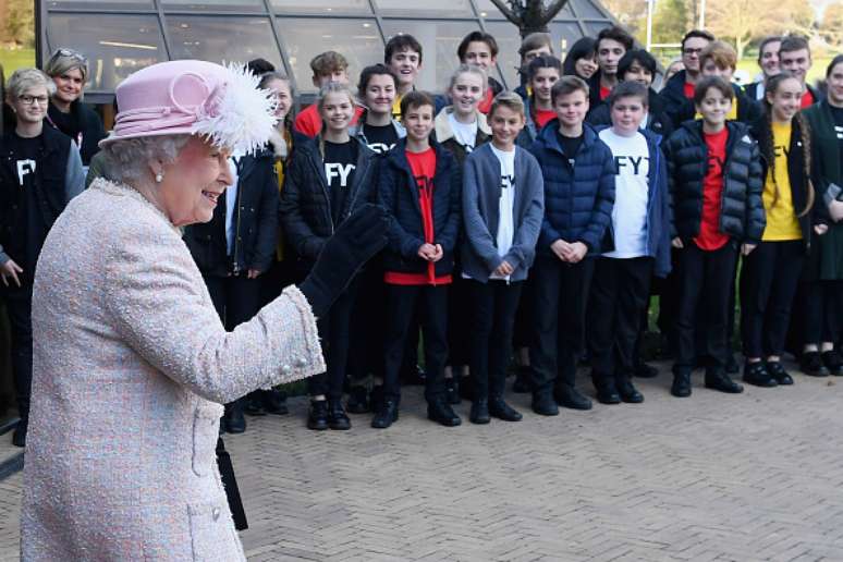 A rainha Elizabeth II faz sua saudação em 30 de novembro de 2017 o Reino Unido.