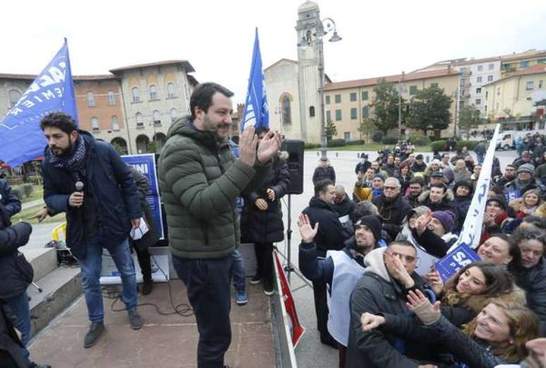 Itália tem onda de protestos da extrema-direita e do antifascismo