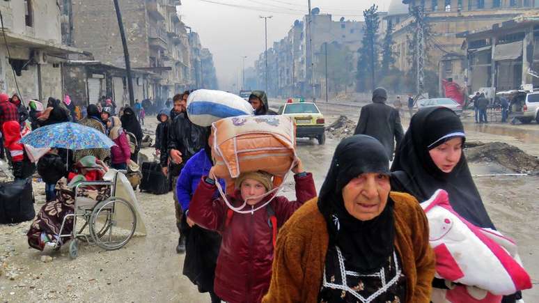 Quase a metade dos 23 milhões de habitantes da Síria antes do conflito foram deslocados durante a guerra
