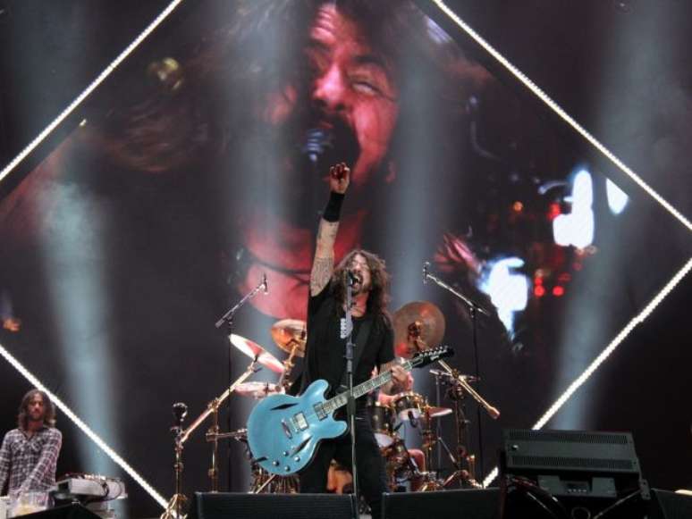 Foo Fighters iniciaram o show pontualmente na abertura de sua turnê no Rio de Janeiro
