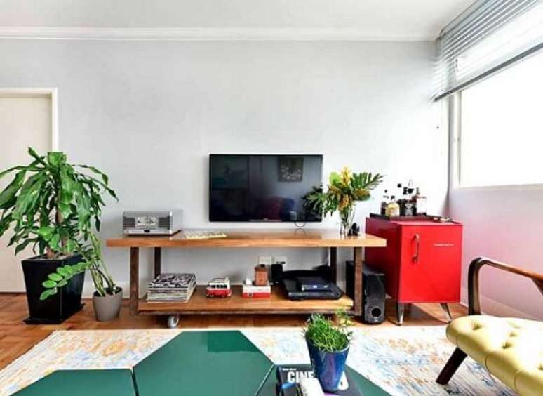 24. A combina&ccedil;&atilde;o de cores complementares verde e vermelho ficou &oacute;tima neste projeto de Ana Yoshida