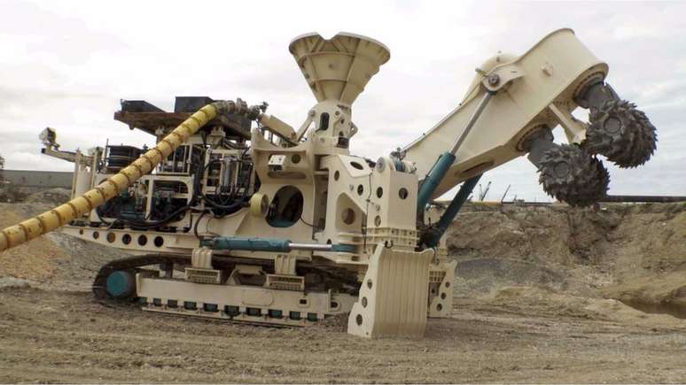 M&aacute;quina de perfura&ccedil;&atilde;o que ser&aacute; usada pela empresa Nautilus Minerals para explora&ccedil;&atilde;o de min&eacute;rios no fundo do mar da Papua Nova Guin&eacute; | Foto: Nautilus Minerals/Divulga&ccedil;&atilde;o