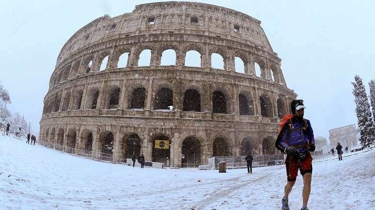 Desde 2012 não nevava em Roma, cidade que não está preparada para temperaturas tão baixas