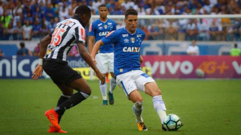 Duelo entre Atlético e Cruzeiro no Brasileirão de 2017 (Vinnicius Silva/Raw Image)