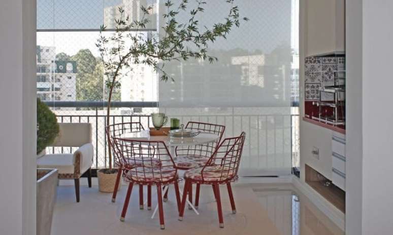72. Varanda gourmet espaçosa em apartamento. Projeto de Marcia Acaro