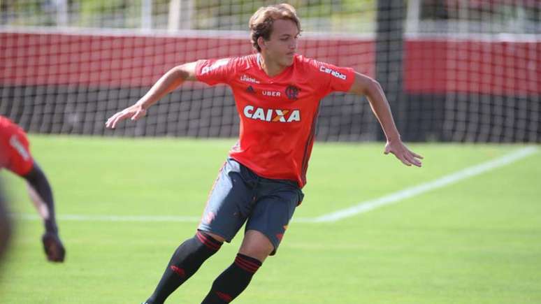 Matheus Dantas acertou sua prorrogação de contrado com o Rubro-Negro (Foto: Divulgação/Flamengo)