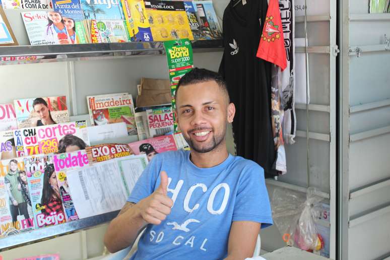 Pedro Rocha, jornaleiro da banca de revistas em frente ao hospital